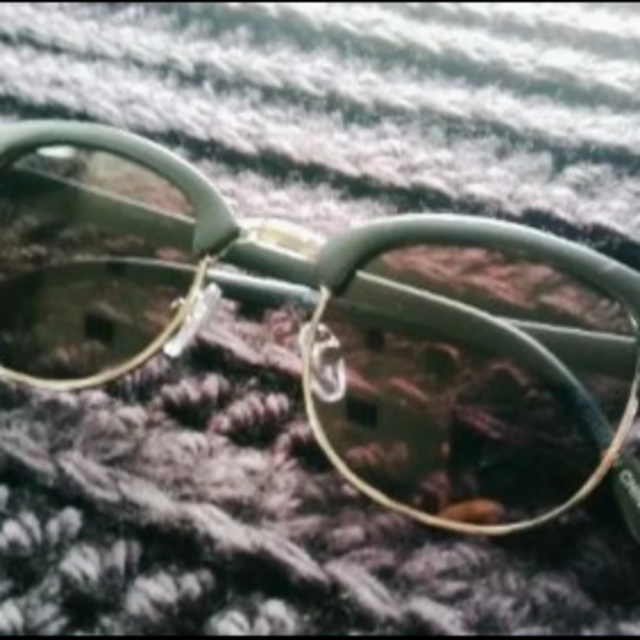 ‼️Last one‼️ Retro sunglasses! - Picture 4 of 4